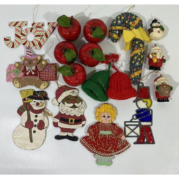Lot 16 Vintage Christmas Ornaments Apples Painted Wood Knit Santa - Picture 1 of 8